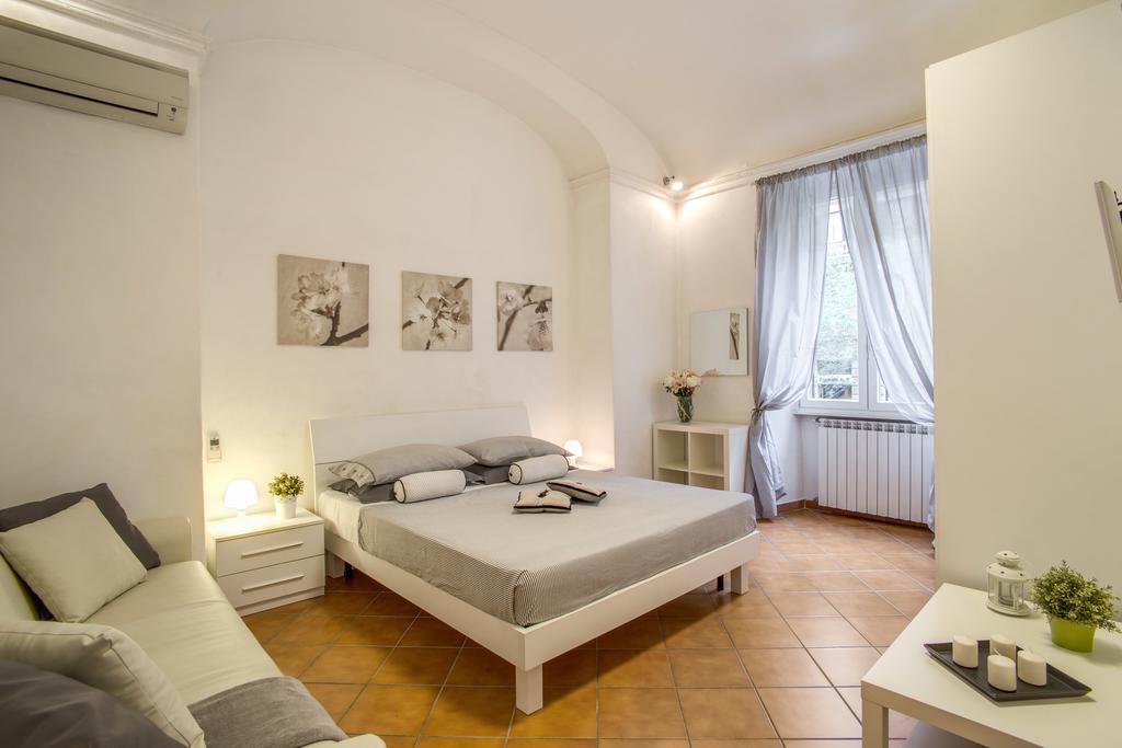 Liberty House * Roma
